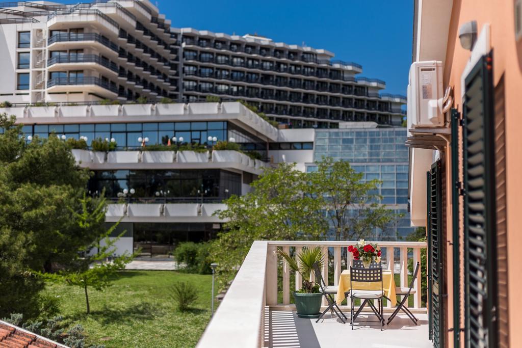 Grifone Igalo Apartment Херцег Нови Екстериор снимка