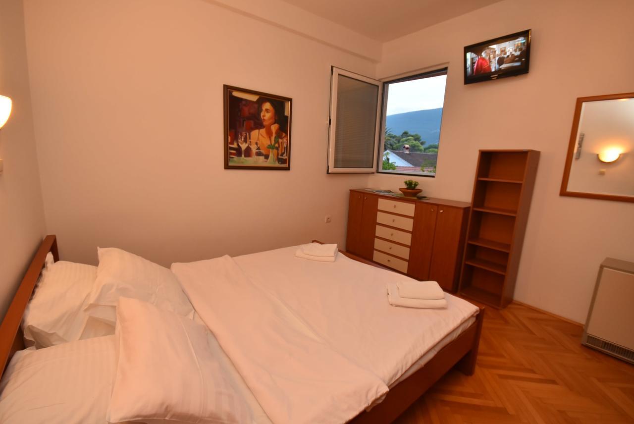 Grifone Igalo Apartment Херцег Нови Екстериор снимка