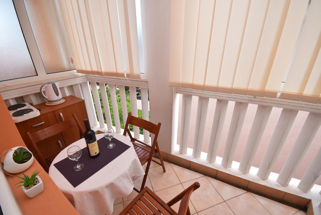 Grifone Igalo Apartment Херцег Нови Екстериор снимка