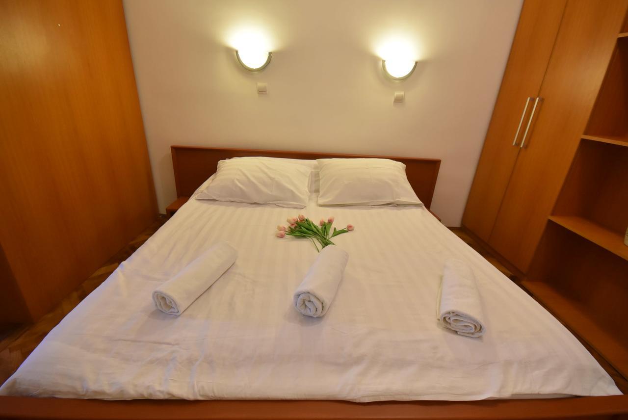 Grifone Igalo Apartment Херцег Нови Екстериор снимка