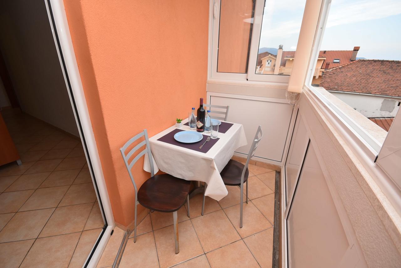Grifone Igalo Apartment Херцег Нови Екстериор снимка
