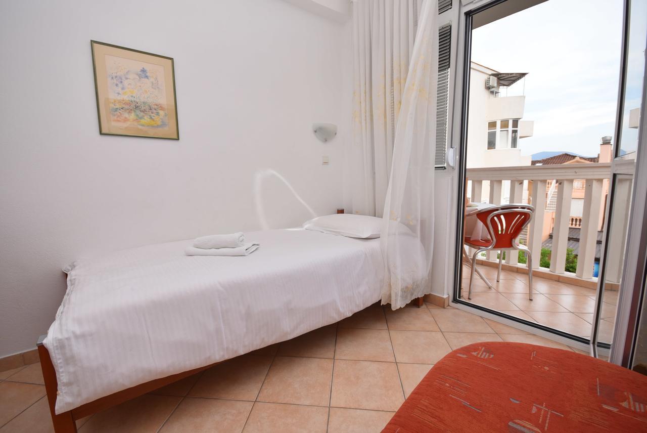 Grifone Igalo Apartment Херцег Нови Екстериор снимка