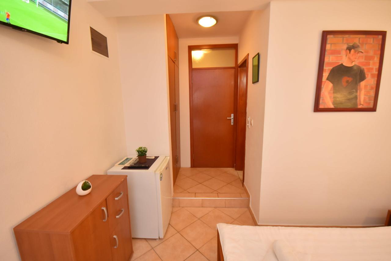 Grifone Igalo Apartment Херцег Нови Екстериор снимка
